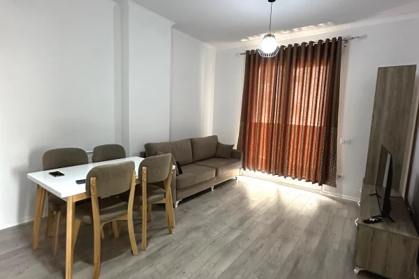 Shtepi me qera Apartament ne Tirane, 1+1, Mobilimi E mobiluar, Pagesa 450  Euro.