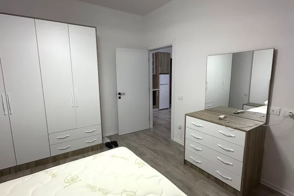 Shtepi me qera Apartament ne Tirane, 1+1, Mobilimi E mobiluar, Pagesa 450  Euro.
