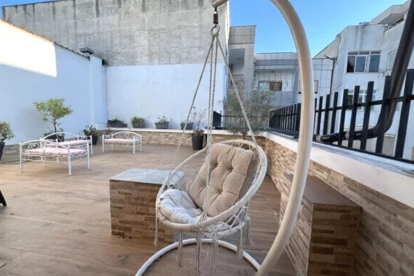 Shtepi me qera Apartament ne Tirane, 1+1, Mobilimi E mobiluar, Pagesa 650  Euro.