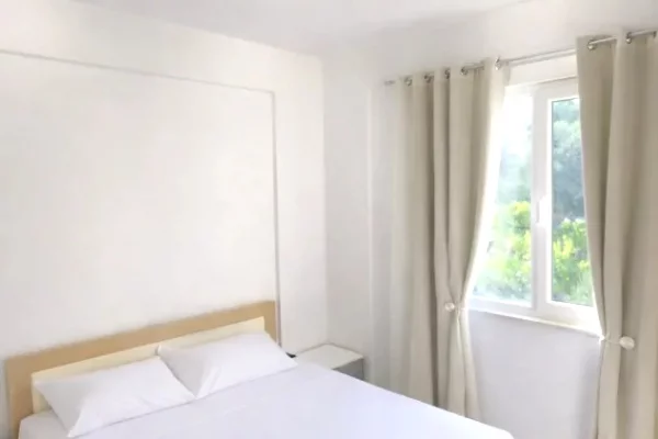 Jepet apartament 3+1 me qera tek Liqeni i Thate.