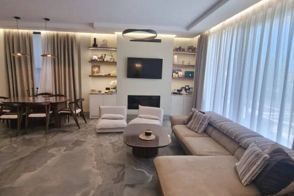 Shtepi me qera Vila Luksoze ne Tirane, 5+1, Mobilimi E mobiluar, Pagesa 5,000  Euro.