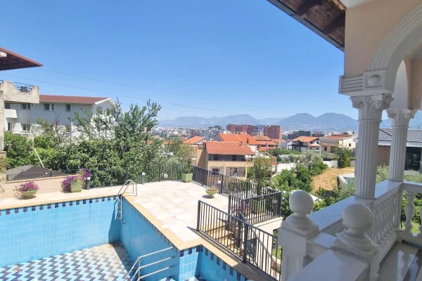 Shtepi ne shitje Vila Luksoze ne Tirane, 6+1, Mobilimi E mobiluar, Pagesa 950,000  Euro.