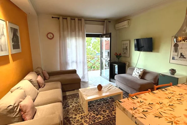 Jepet me qera apartment 1+1 Tek 21 Dhjetori