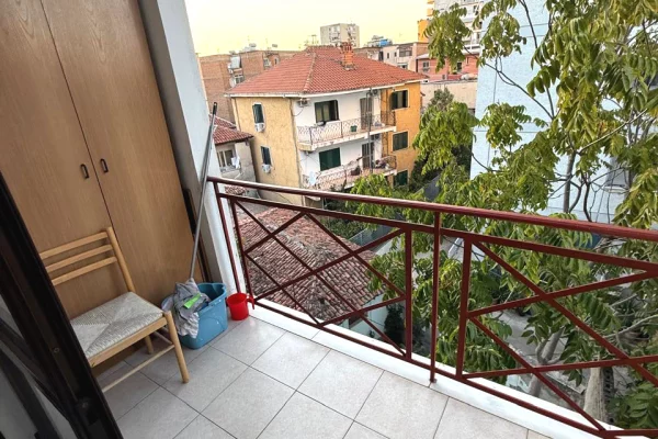 Shtepi me qera Apartament ne Tirane, 1+1, Mobilimi E mobiluar, Pagesa 50,000  Leke.