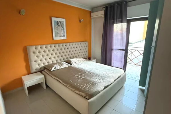 Shtepi me qera Apartament ne Tirane, 1+1, Mobilimi E mobiluar, Pagesa 50,000  Leke.