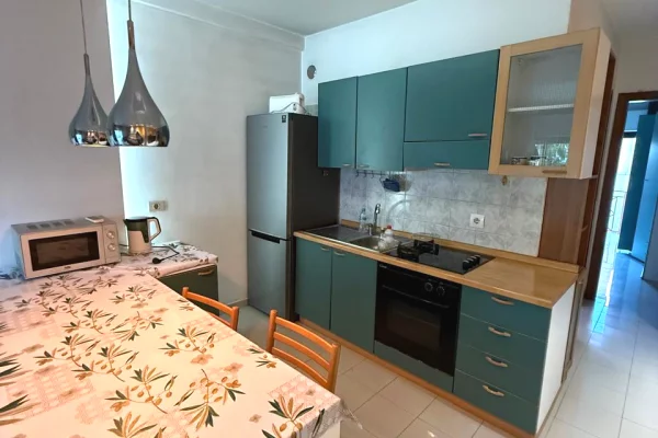 Shtepi me qera Apartament ne Tirane, 1+1, Mobilimi E mobiluar, Pagesa 50,000  Leke.