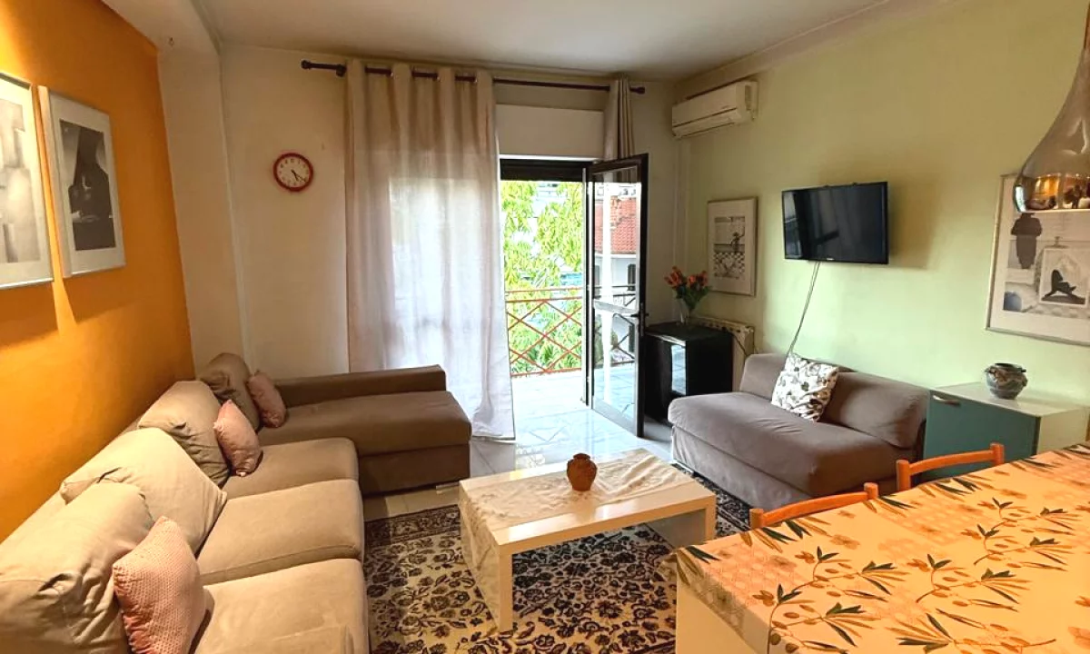 Shtepi me qera Apartament ne Tirane, 1+1, Mobilimi E mobiluar, Pagesa 50,000  Leke.