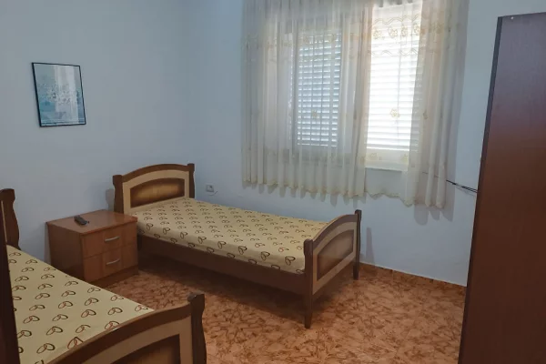 Shtepi me qera Apartament ne Tirane, 1+1, Mobilimi E mobiluar, Pagesa 36,000  Leke.