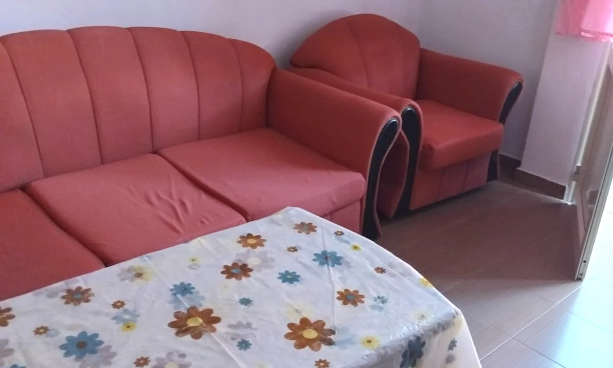 Shtepi me qera Apartament ne Tirane, 2+1, Mobilimi E mobiluar, Pagesa 30,000  Leke.