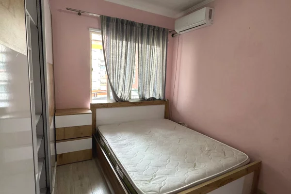 Shtepi me qera Apartament ne Tirane, 1+1, Mobilimi E mobiluar, Pagesa 50,000  Leke.