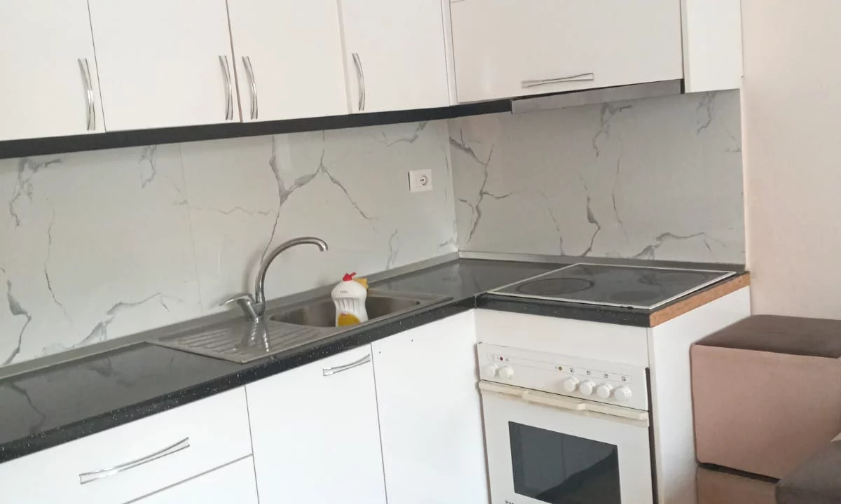 Shtepi me qera Apartament ne Tirane, 1+1, Mobilimi E mobiluar, Pagesa 30,000  Leke.
