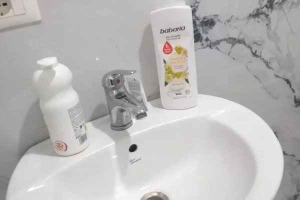 Shtepi me qera Apartament ne Tirane, 1+1, Mobilimi E mobiluar, Pagesa 30,000  Leke.