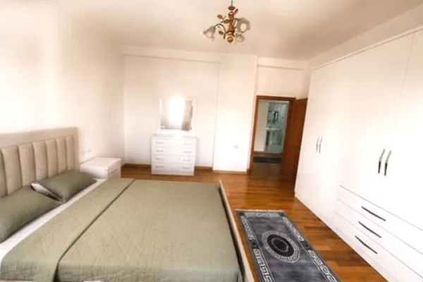 Shtepi me qera Apartament ne Tirane, 2+1, Mobilimi E mobiluar, Pagesa 60,000  Leke.