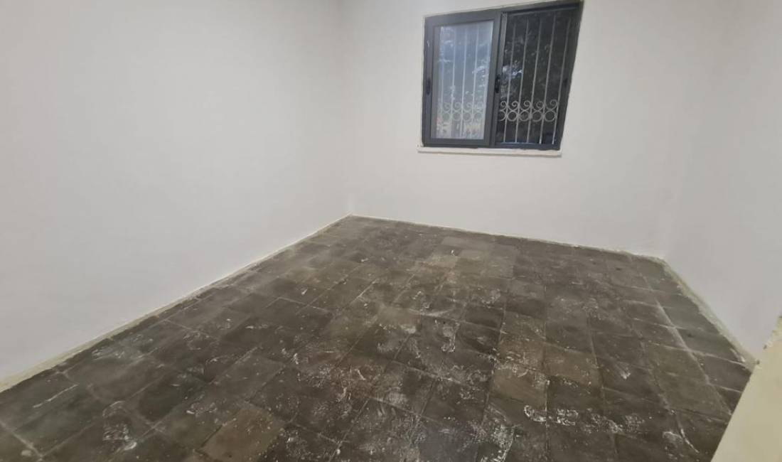 Shtepi ne shitje Apartament ne Tirane, 1+1, Mobilimi Bosh, pa mobiluar, Pagesa 40,000  Euro.