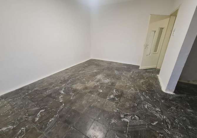 Shtepi ne shitje Apartament ne Tirane, 1+1, Mobilimi Bosh, pa mobiluar, Pagesa 40,000  Euro.