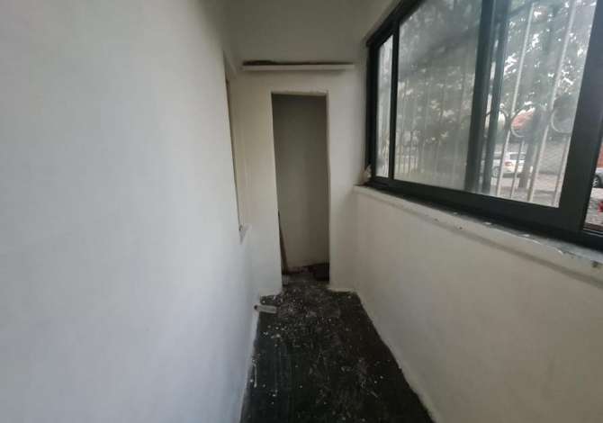 Shtepi ne shitje Apartament ne Tirane, 1+1, Mobilimi Bosh, pa mobiluar, Pagesa 40,000  Euro.