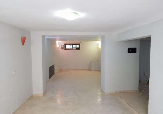 Shitet ambient per biznese tek Ish Ekspozita tek lulishtja, 48.000 euro