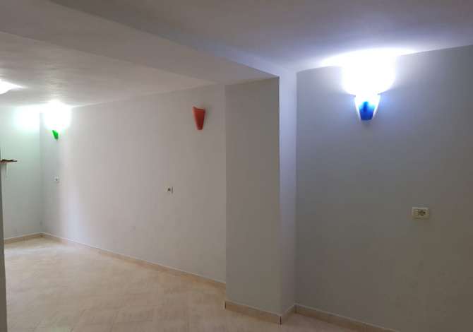 Shitet ambient per biznese tek Ish Ekspozita tek lulishtja, 48.000 euro