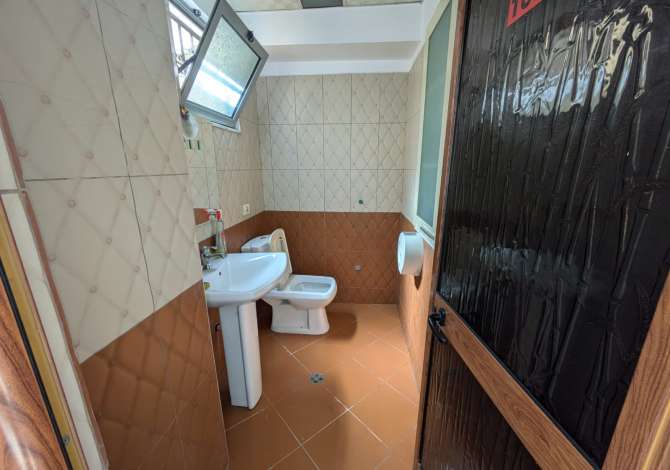 Ambient biznesi me qira tek Brryli  850 Euro 