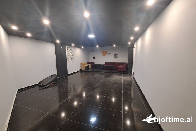 Business Property for Rent 2+1 in Tirana - 800 Euro