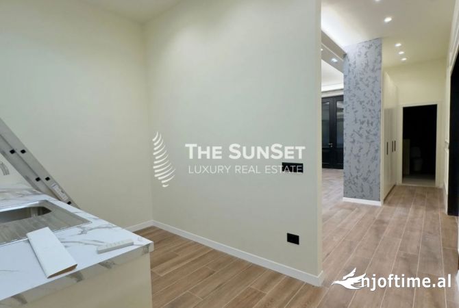 Tirane, Njesi biznesi per shitje tek Rruga Fadil Deliu 