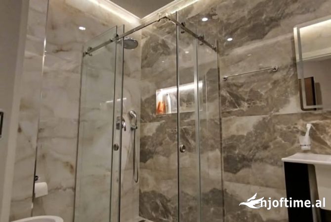 Shtepi ne shitje Apartament ne Tirane, 2+1, Mobilimi E mobiluar, Pagesa 280,000  Euro.