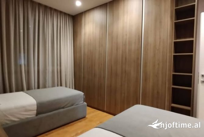 Shtepi ne shitje Apartament ne Tirane, 2+1, Mobilimi E mobiluar, Pagesa 280,000  Euro.