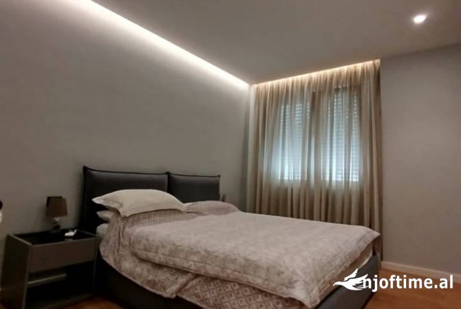 Shtepi ne shitje Apartament ne Tirane, 2+1, Mobilimi E mobiluar, Pagesa 280,000  Euro.