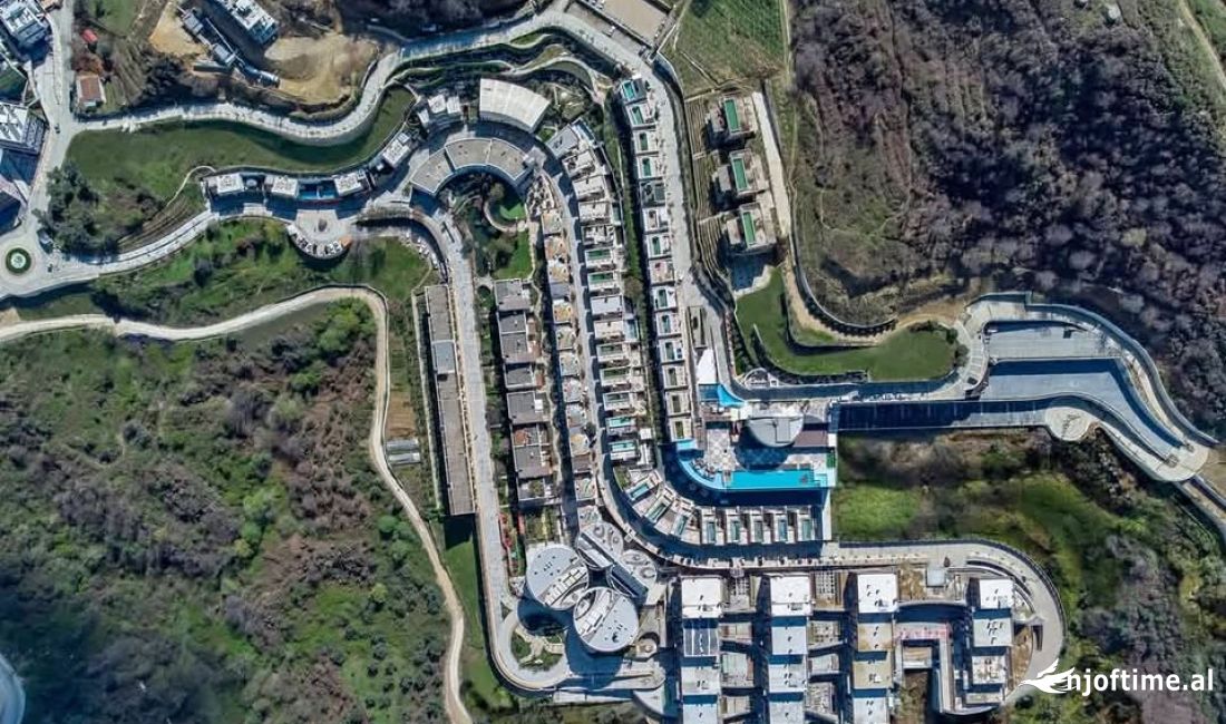 Shtepi ne shitje Apartament ne Tirane, 3+1, Mobilimi Bosh, pa mobiluar, Pagesa 235,000  Euro.