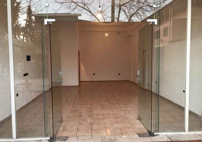 Ambiente Commerciale in Affitto a Tirana - 300 Euro