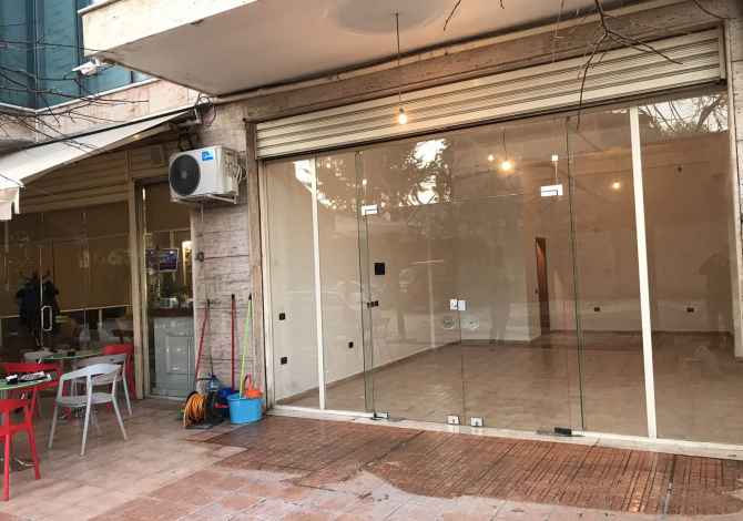 Ambiente Commerciale in Affitto a Tirana - 300 Euro