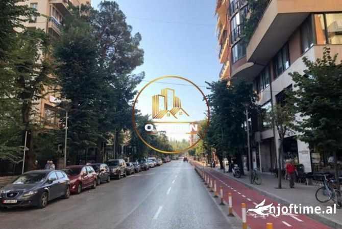 Ambjent Biznesi për Qira tek Cioccolatitaliani Bllok !