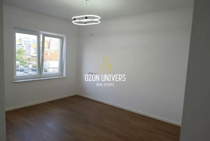 Shtepi ne shitje Apartament ne Tirane, 1+1, Mobilimi Bosh, pa mobiluar, Pagesa 104,000  Euro.