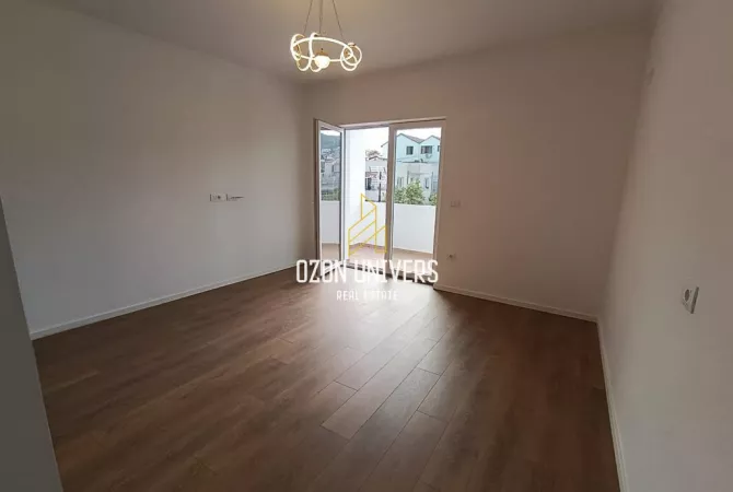Shtepi ne shitje Apartament ne Tirane, 1+1, Mobilimi Bosh, pa mobiluar, Pagesa 118,000  Euro.