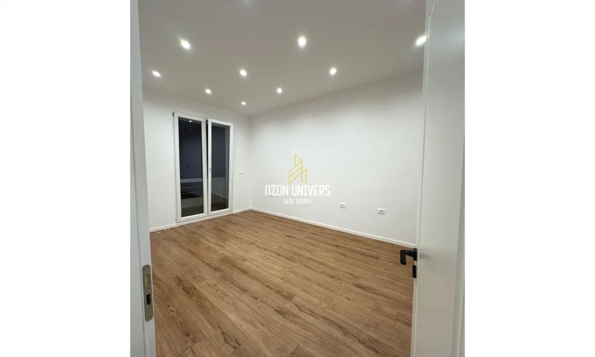 Shtepi ne shitje Apartament ne Tirane, 2+1, Mobilimi Bosh, pa mobiluar, Pagesa 168,000  Euro.