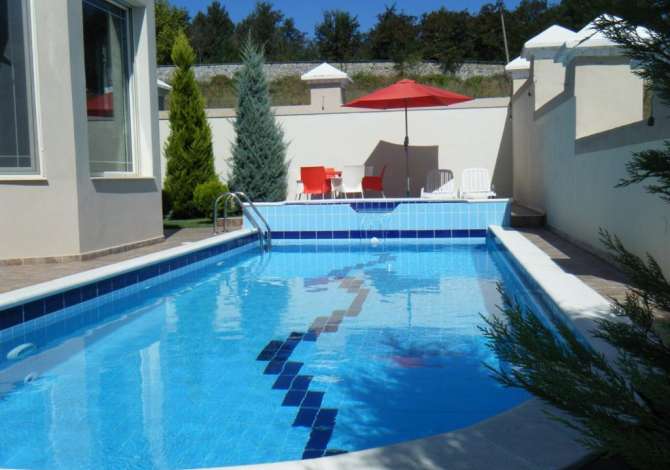 Villa di lusso in vendita a Tirana 7+1, SemiArredato