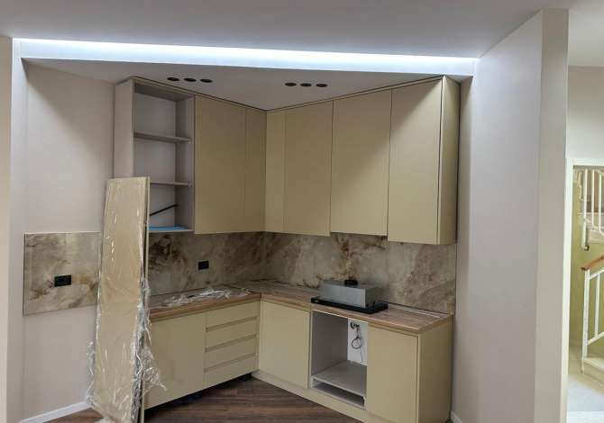 Appartamento in vendita a Durazzo 2+1, SemiArredato