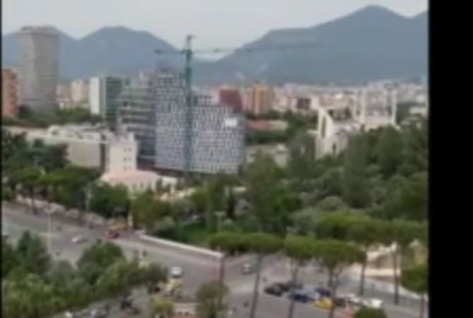 Shtepi ne shitje Apartament ne Tirane, 3+1, Mobilimi E mobiluar, Pagesa 584,000  Euro.