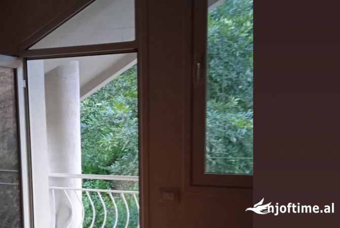 Private house for sale in Tirana 5+1, Emty