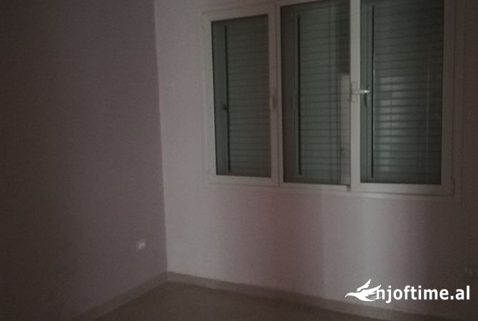 Private house for sale in Tirana 5+1, Emty