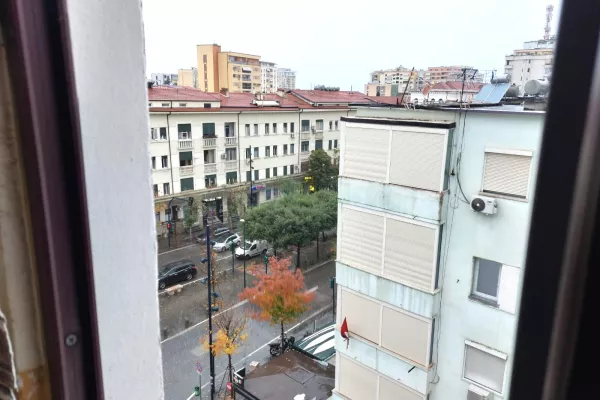 Shtepi ne shitje Apartament ne Tirane, 3+1, Mobilimi E mobiluar, Pagesa 170,000  Euro.