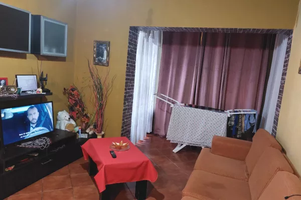 Shtepi ne shitje Apartament ne Tirane, 3+1, Mobilimi E mobiluar, Pagesa 170,000  Euro.