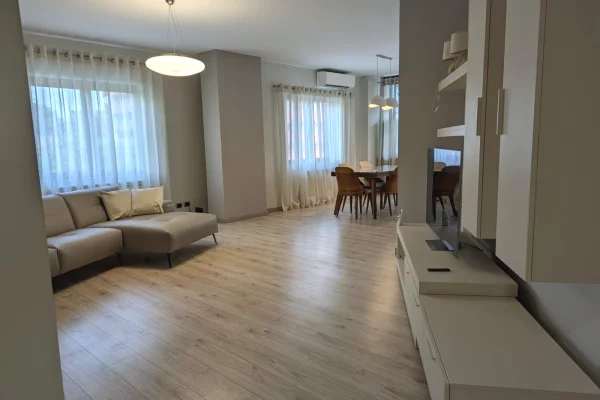 Jepet  me qera apartament  3+1+2 +parkim (Nobis(