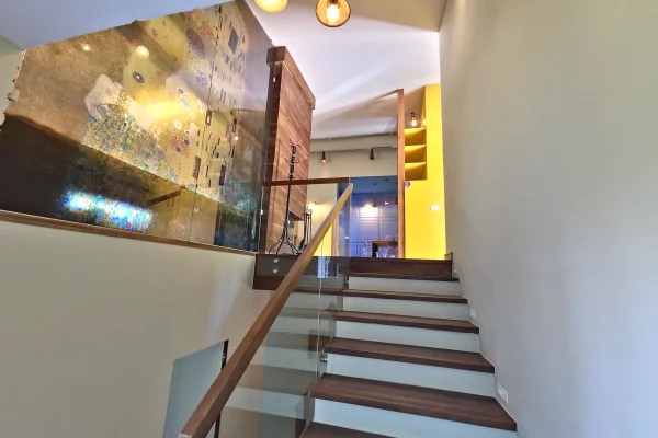 Shtepi me qera Vila Luksoze ne Tirane, 6+1, Mobilimi E mobiluar, Pagesa 2,600  Euro.