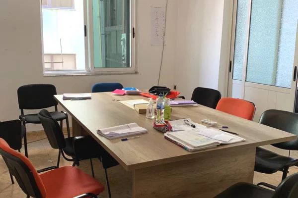 Ambient biznesi me qera 3+1 ne Tirane - 500 Euro