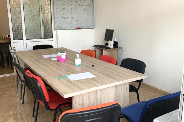 Ambient biznesi me qera 3+1 ne Tirane - 500 Euro