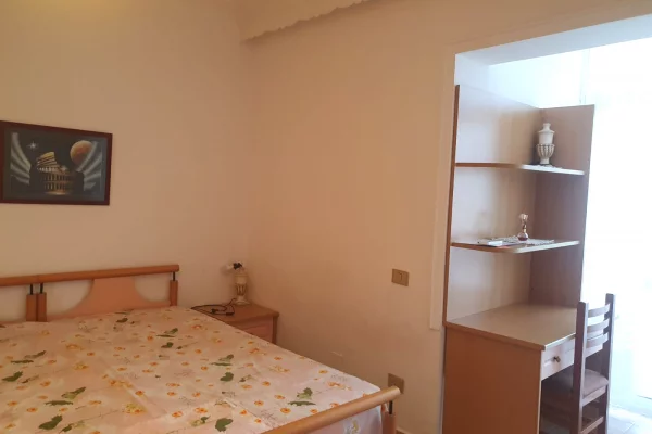 Shtepi me qera Apartament ne Tirane, 2+1, Mobilimi E mobiluar, Pagesa 650  Euro.