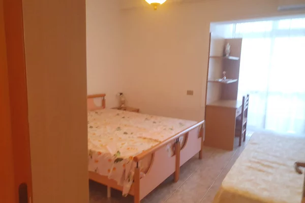 Shtepi me qera Apartament ne Tirane, 2+1, Mobilimi E mobiluar, Pagesa 650  Euro.