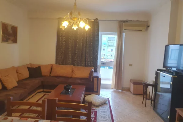 Shtepi me qera Apartament ne Tirane, 2+1, Mobilimi E mobiluar, Pagesa 650  Euro.