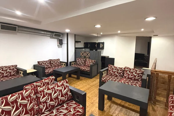 Ambient biznesi me qera 2+1 ne Tirane - 600 Euro